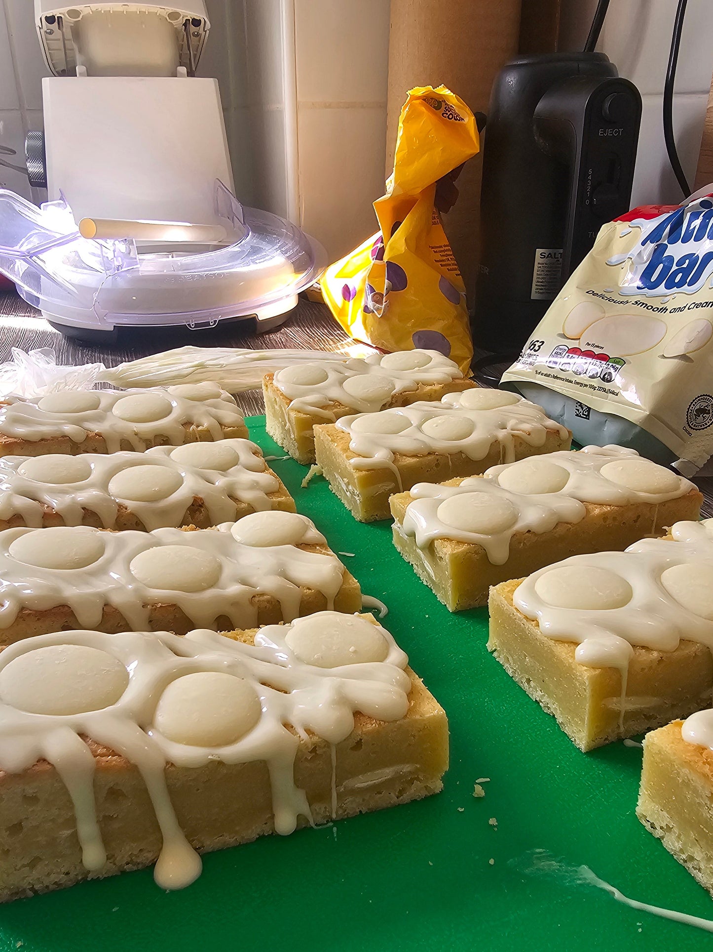 *FREEZER SALE* Milkybar Blondies (ready now)