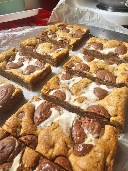 Milk Chocolate Creme Egg Cookie Bars (ready now)