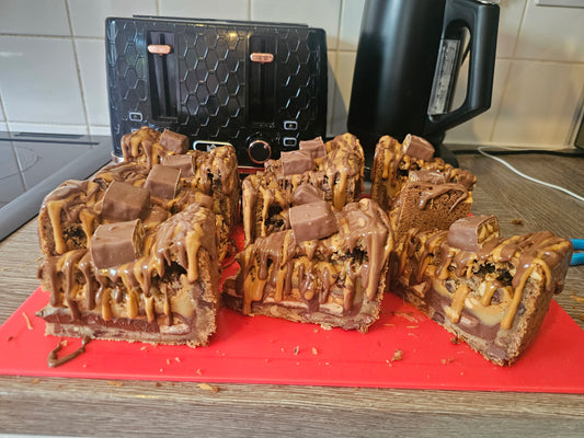 Get ya Snickers in a twist cookie pie (ready now)
